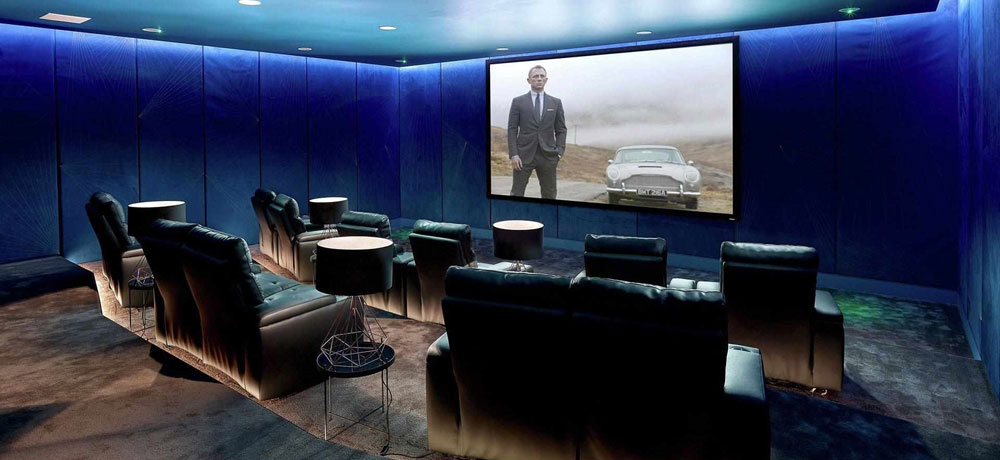 业主放映室：先进的私人放映室带环绕立体声，专为业主提供。